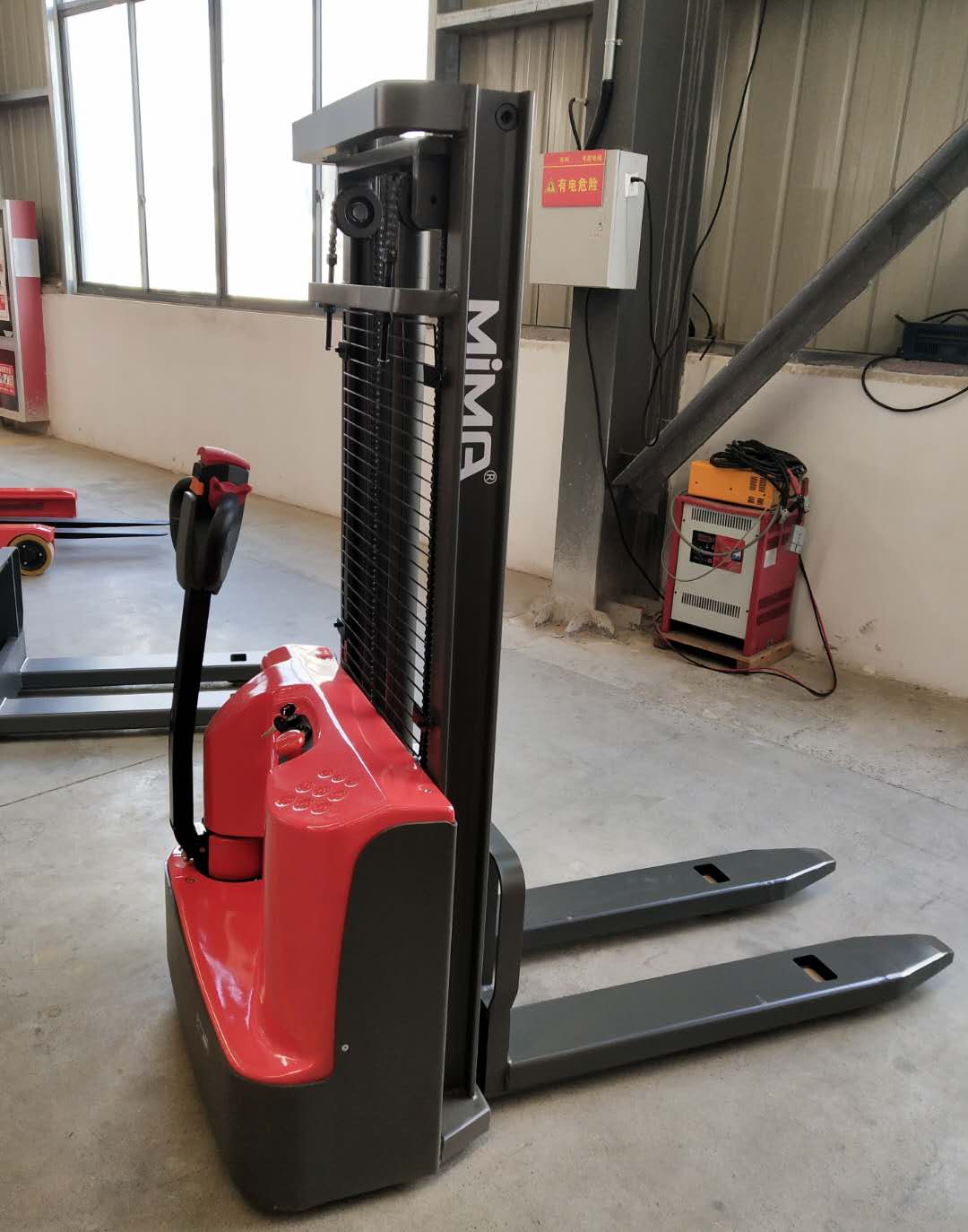 叉車(chē)代理產(chǎn)品展示.jpg 叉車(chē)代理產(chǎn)品展示.jpg